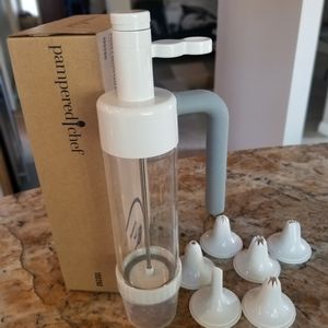 Easy Accent Decorator by Pampered Chef